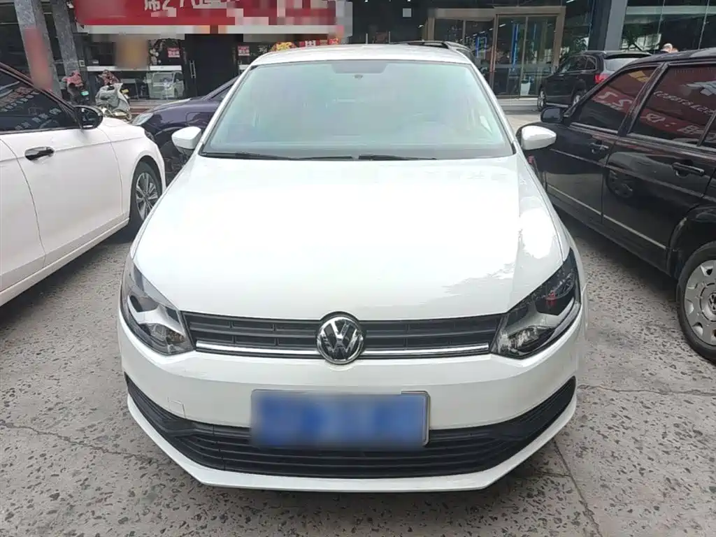 Volkswagen Polo 2016 1.4L Automatic Trend фото 3