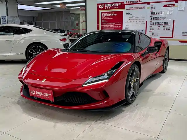 FERRARI F8