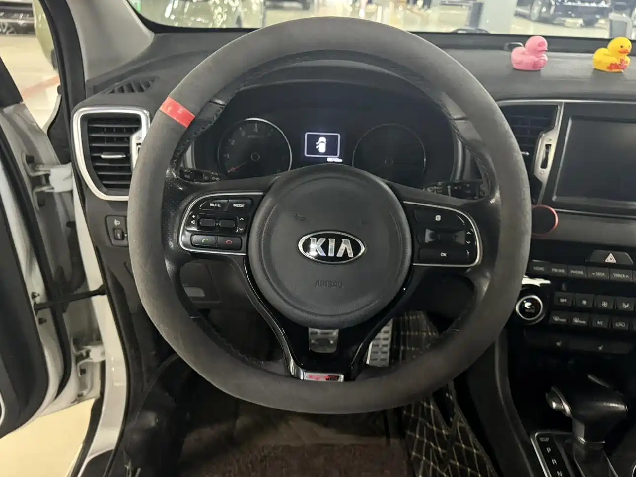 Kia KX5 2018 2017 1.6T Automatic 2WD 15th Anniversary Special DLX