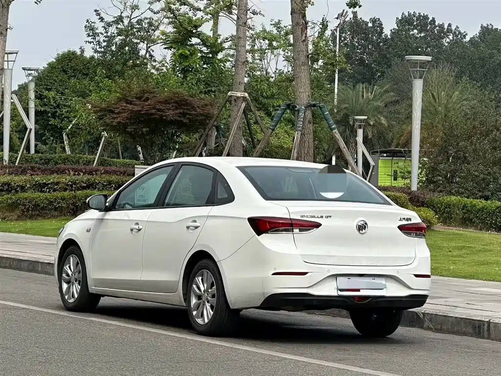 Buick Excelle 2021 Exemplar 1.5L Auto Elite фото 3