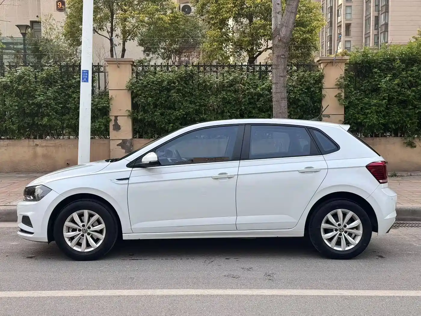 Volkswagen Polo 2023 Facelift Plus 1.5L Auto Chroma Tech Edition фото 7