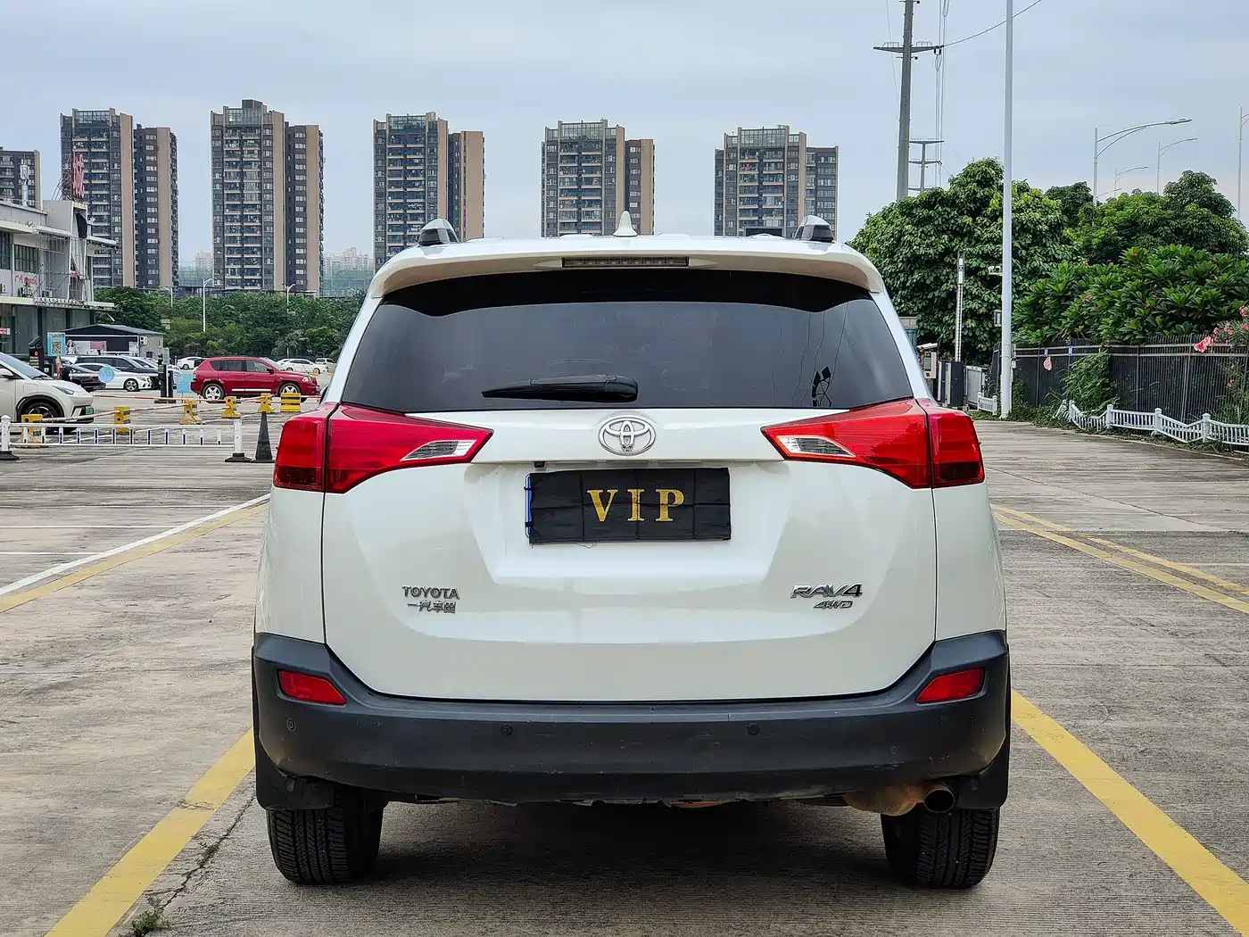 Фото 6 - Toyota RAV4