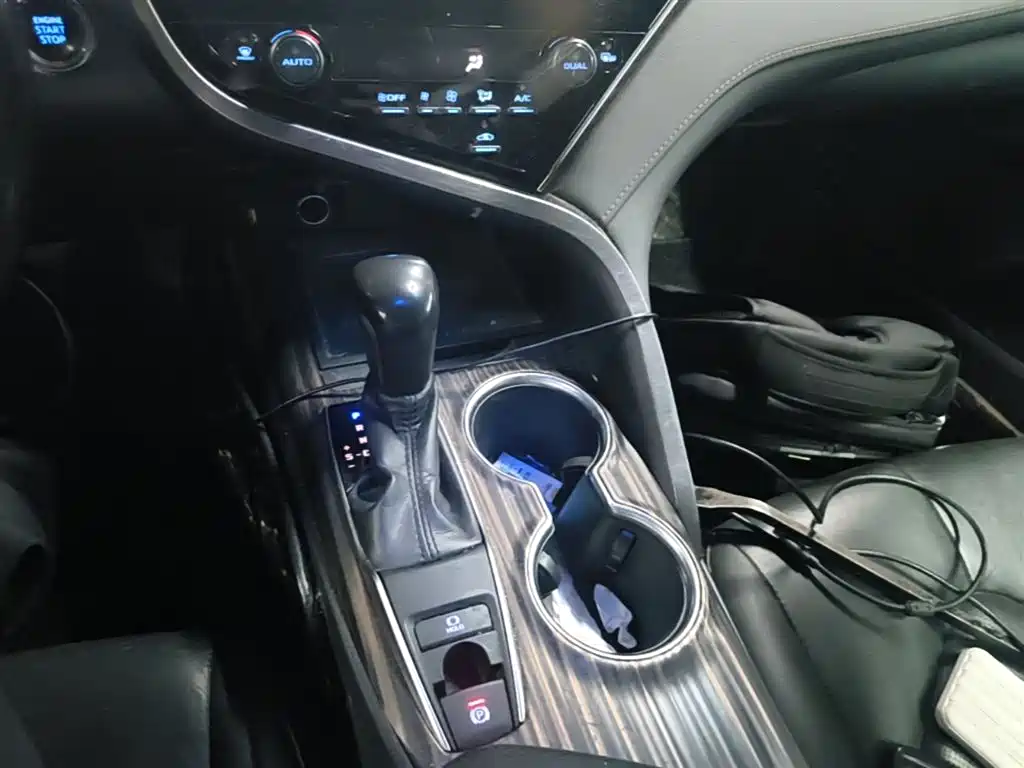 Toyota Camry 2018 2.0G Luxury Edition фото 14
