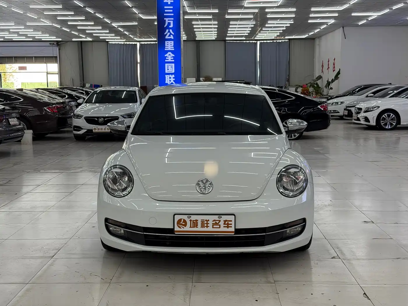 Volkswagen Beetle 2016 Model 180TSI Club Edition фото 2