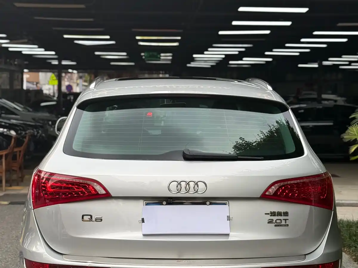 Audi Q5 2011 2.0TFSI Technology фото 16