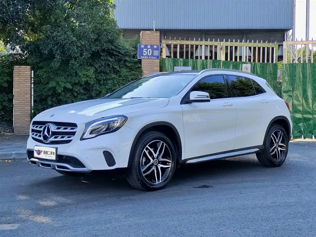 Mercedes-Benz GLA 2017 GLA 200 Fashion