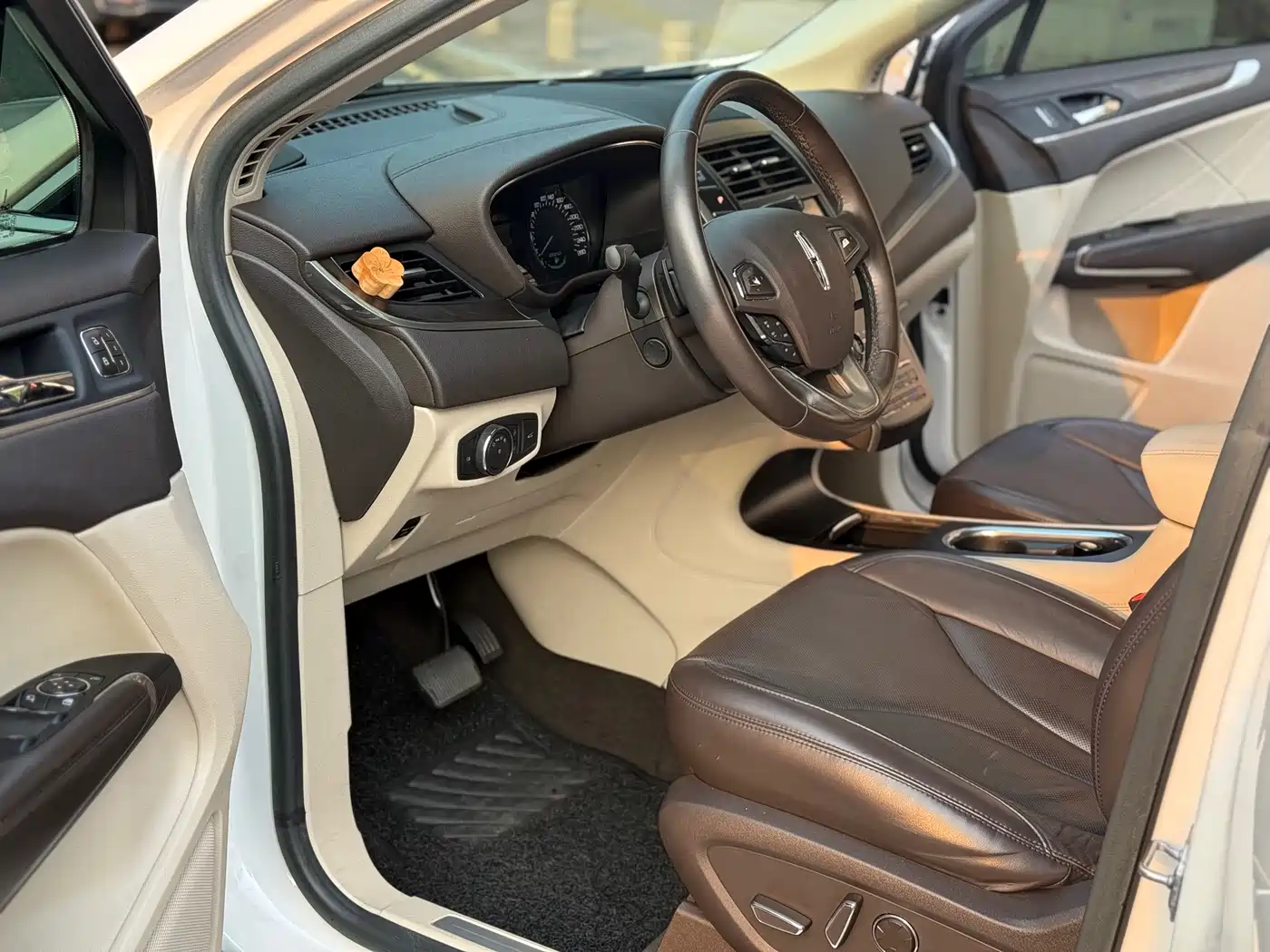 Lincoln MKC 2019 2019 2.0T 4WD Premium Elegance Edition China VI