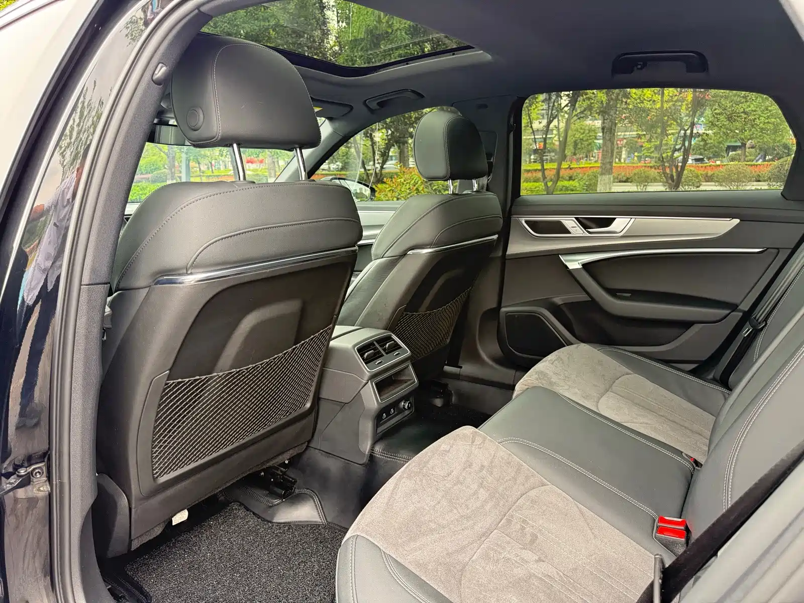 Фото 5 - Audi A6L