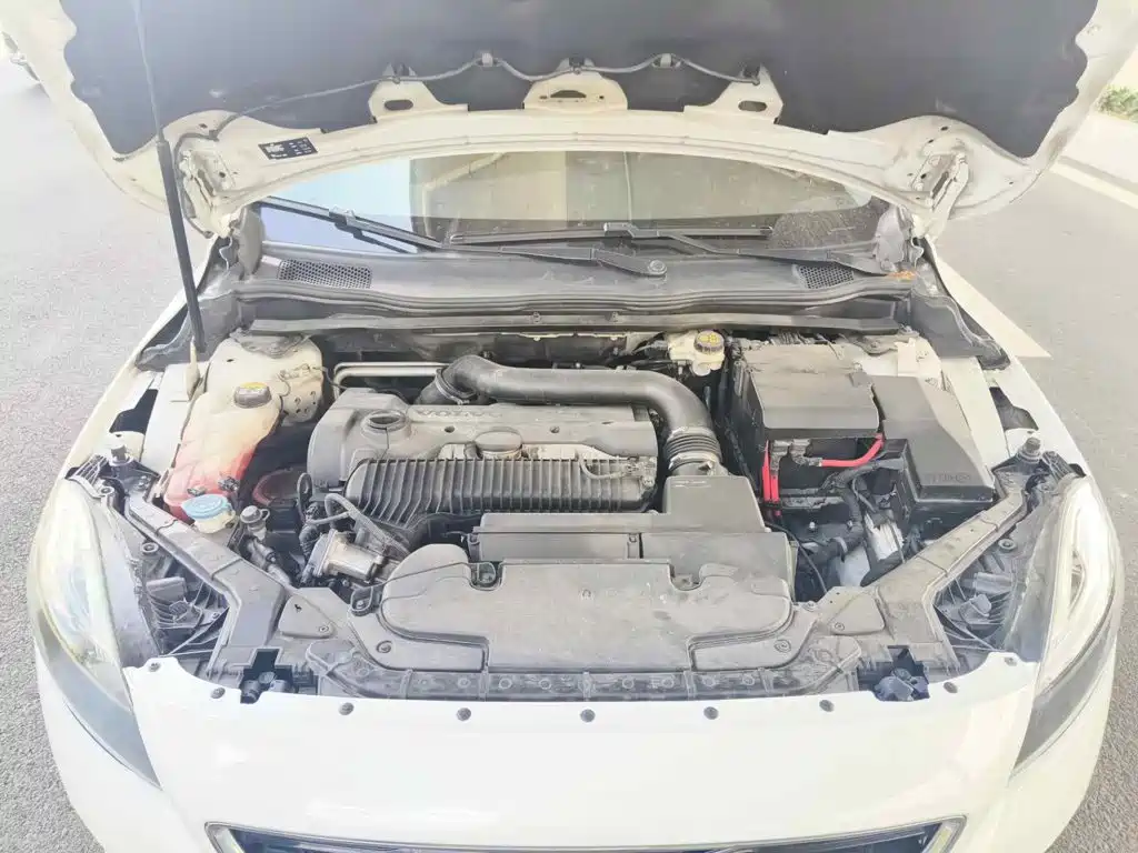 Фото 9 - Volvo V40