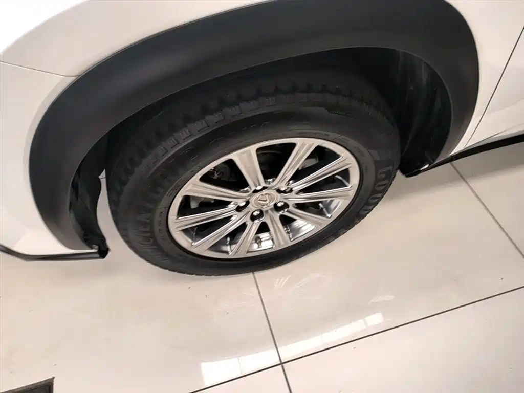 Lexus NX 2015 200 FWD Premium фото 23