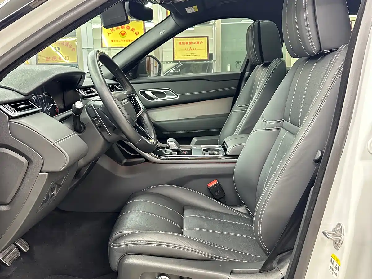 Фото 7 - Land Rover Range Rover Velar