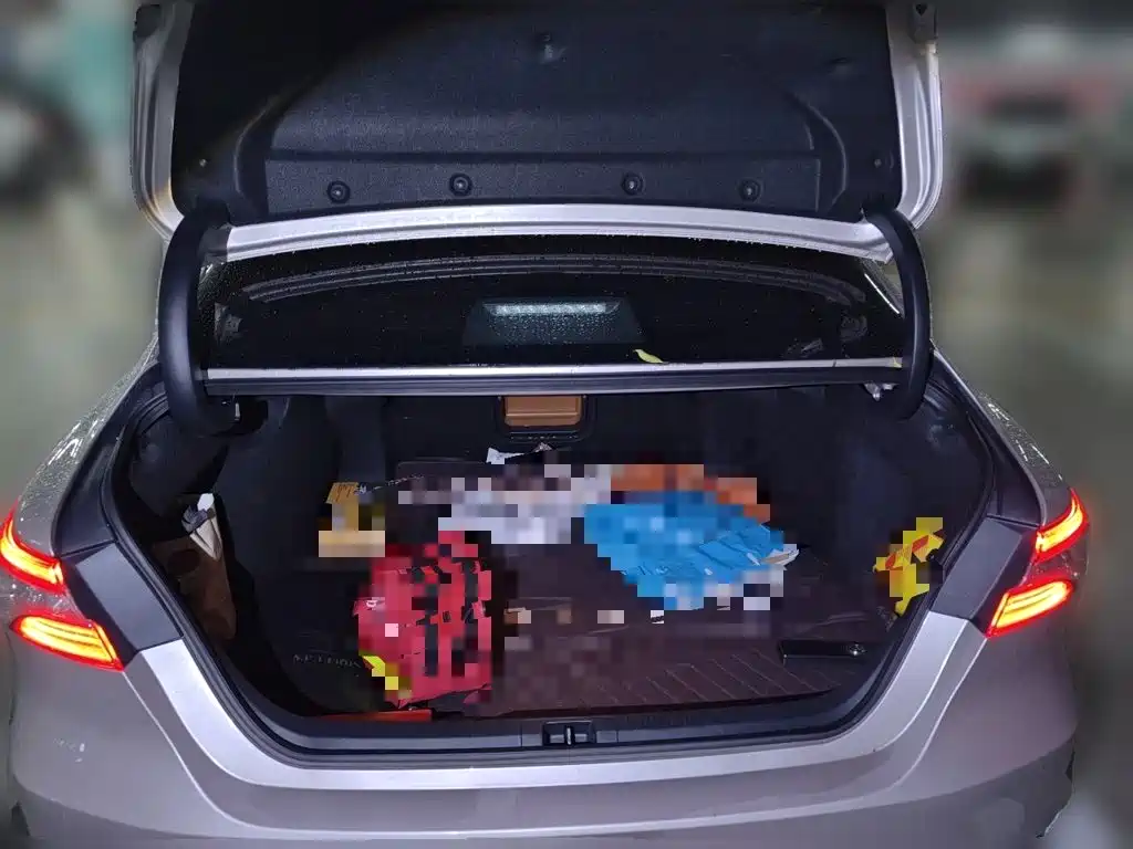 Photo 10 - Toyota Camry