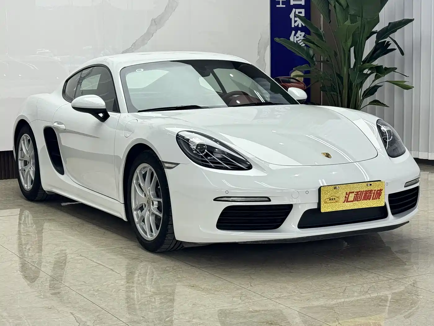 Porsche 718 2018 Cayman 2.0T фото 2