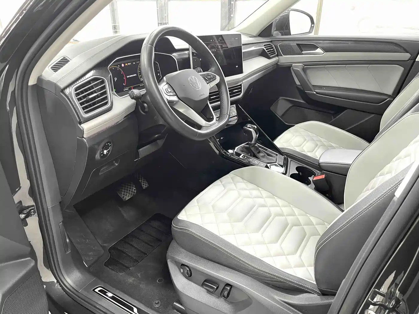 Volkswagen Tayron 2023 280TSI 2WD Luxury Plus Advanced Edition фото 7