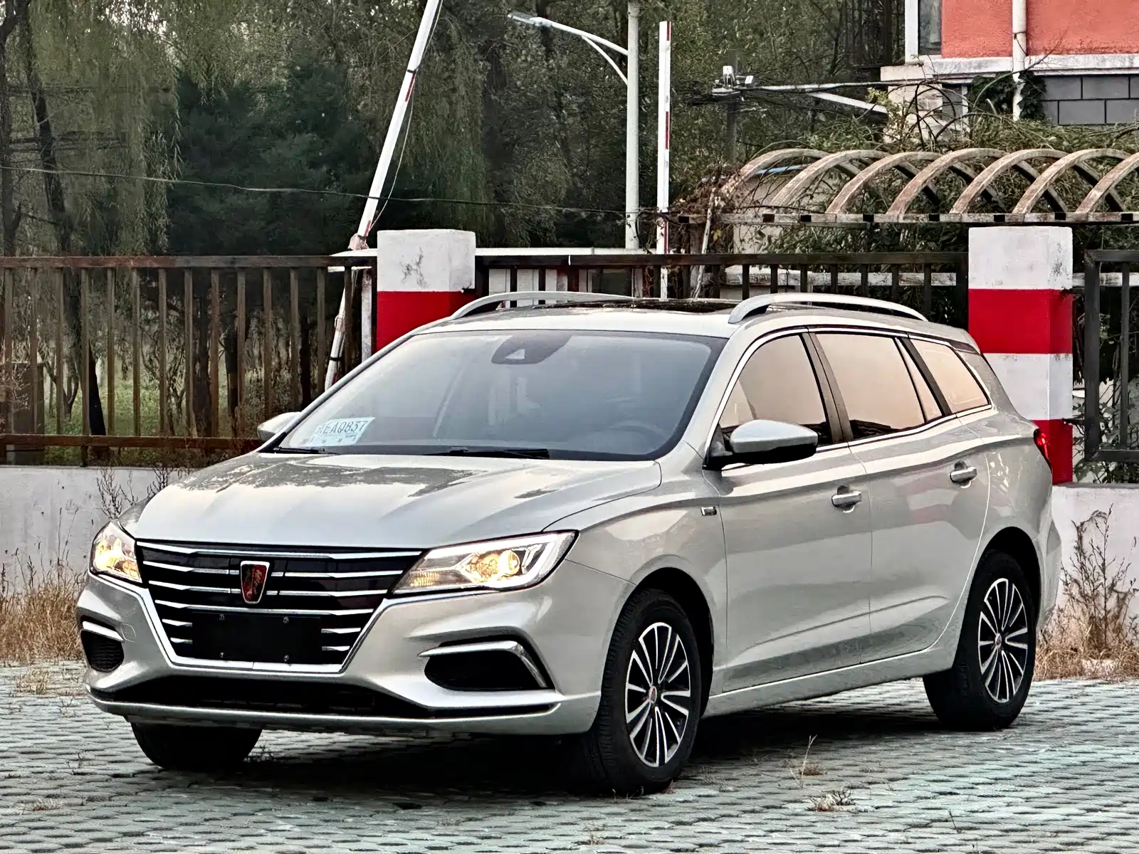 Фото 1 - Roewe Ei5