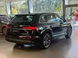 Фото 5 - Audi Q7