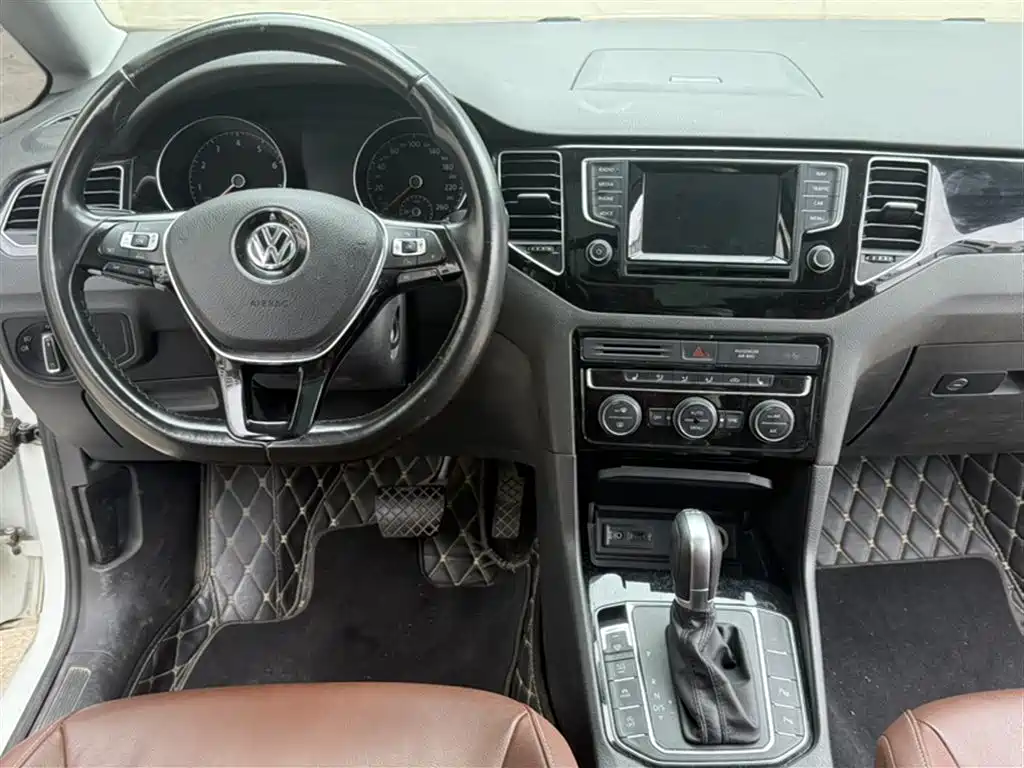 Volkswagen Golf (Import) 2015 1.4TSI Sportsvan фото 18