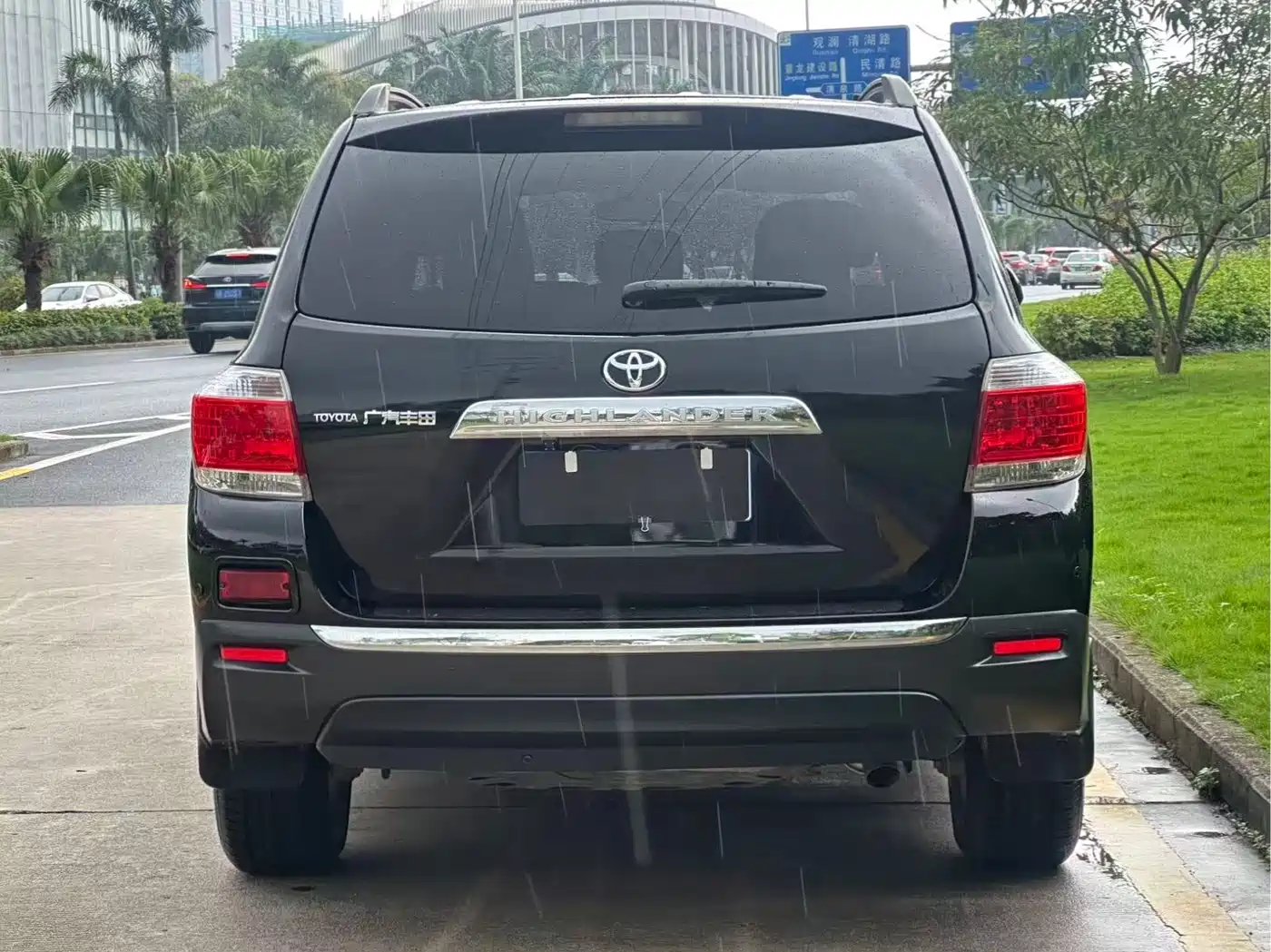 Toyota Highlander 2012 2.7L 2WD 7-Seat Elite фото 7