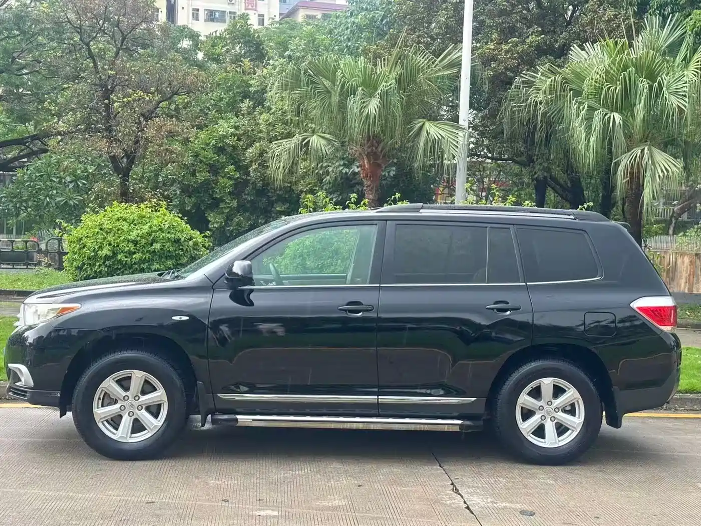 Toyota Highlander 2012 2.7L 2WD 7-Seat Elite фото 9