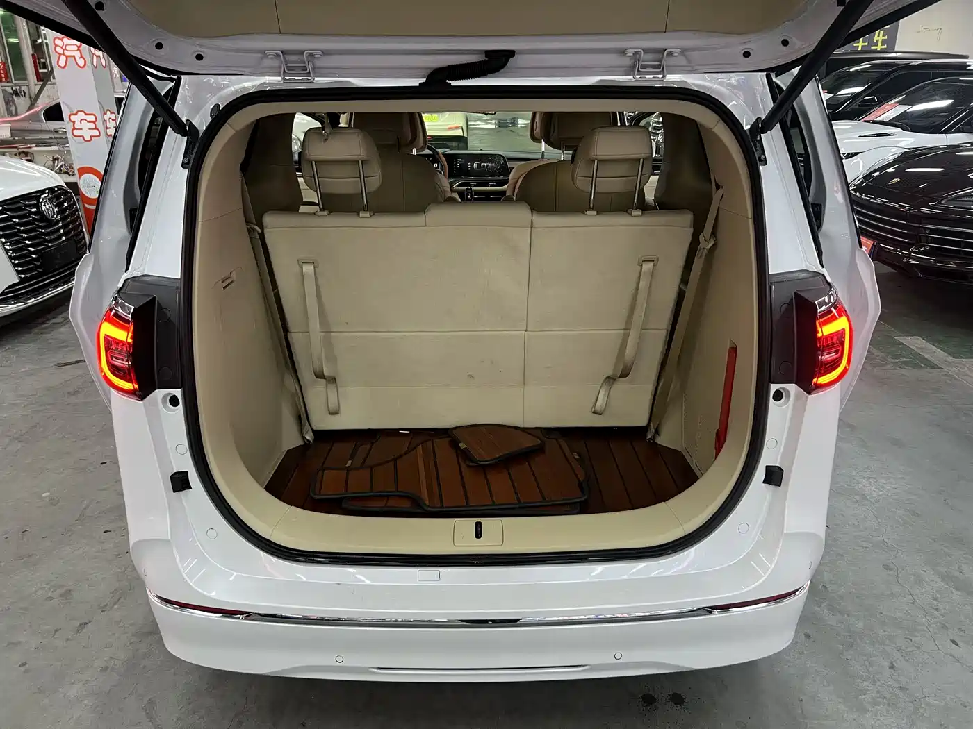Buick GL8 2023 ES Landmaster Exclusive фото 17