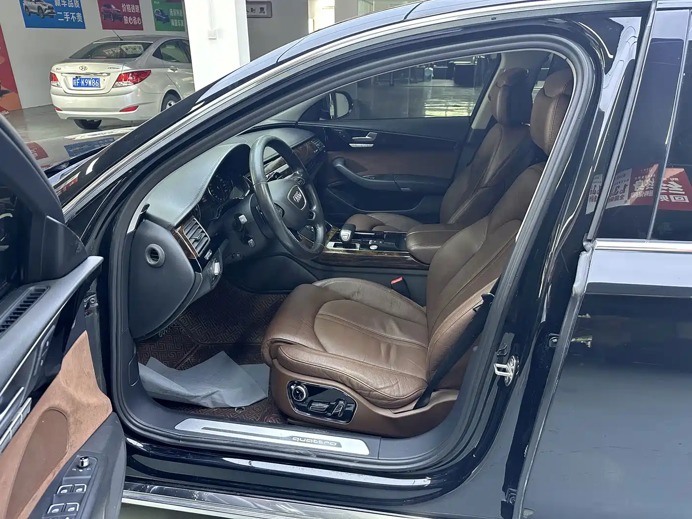 Фото 4 - Audi A8