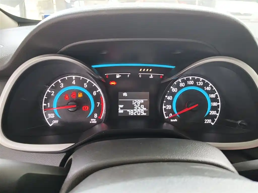 Chevrolet Cavalier 2016 1.5L Manual Enjoyment Edition фото 12