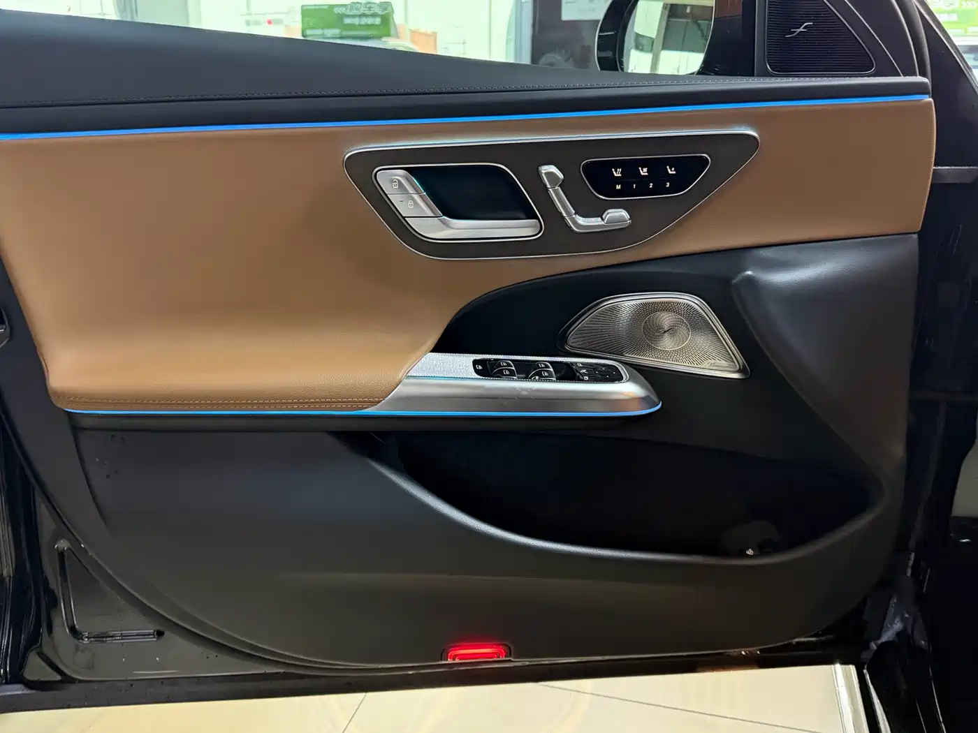 Mercedes-Benz E-Class 2025 E 300 L Luxury фото 16