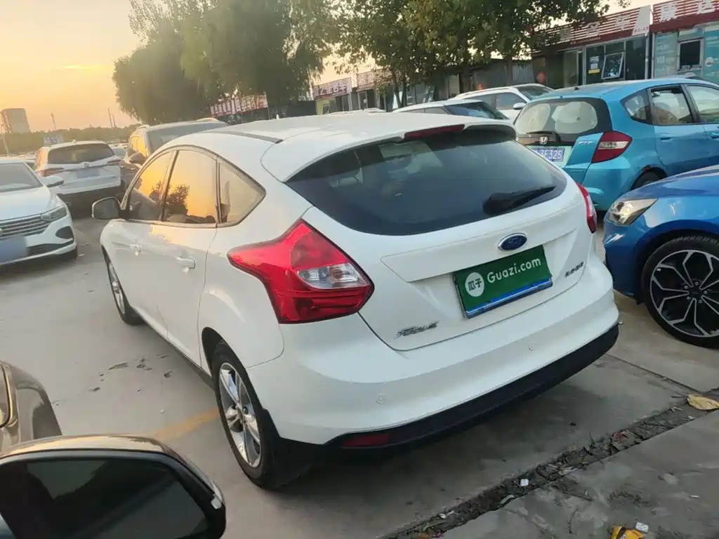 Фото 5 - Ford Focus