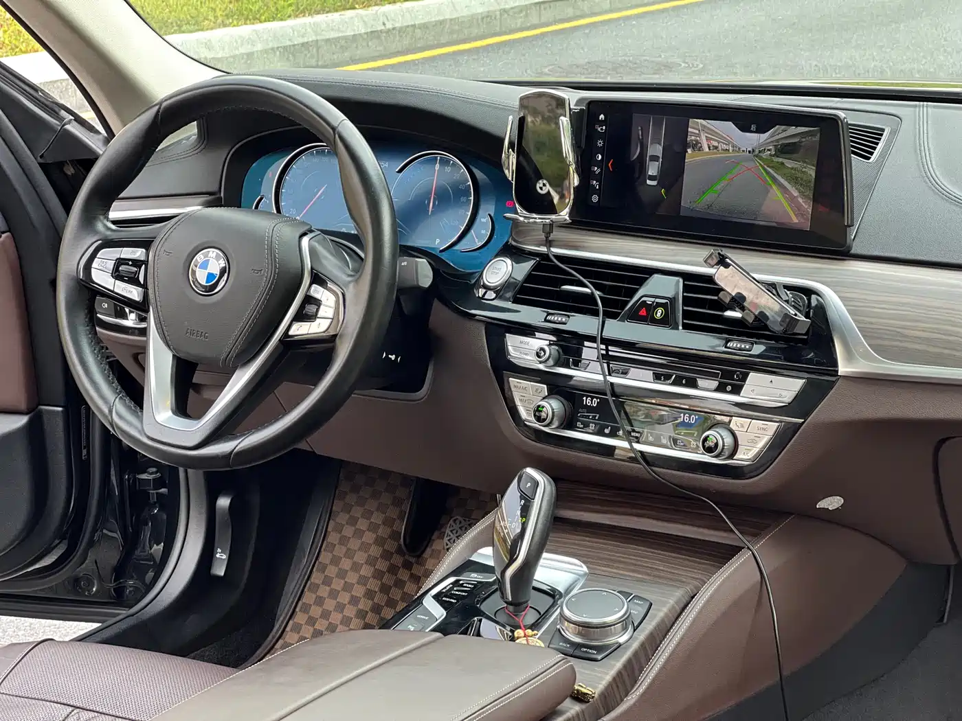 BMW 5 Series New Energy 2019 530Le Luxury Package фото 14