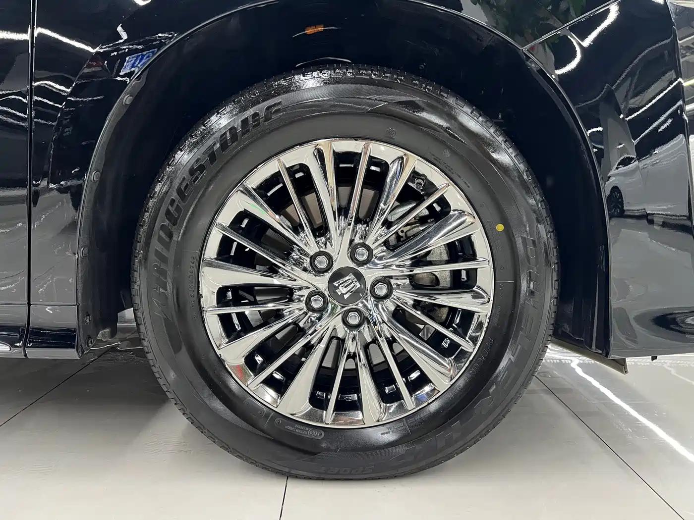 Toyota Vellfire 2023 Crown Hybrid 2.5L HV Ultimate фото 24
