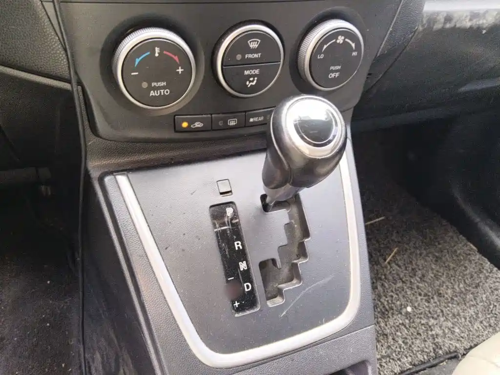 Mazda Mazda5 2014 2013 2.0L Automatic Luxury