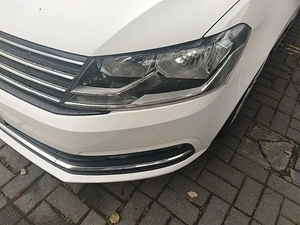 Volkswagen Lavida 2017 1.6L Automatic Comfort Edition фото 24