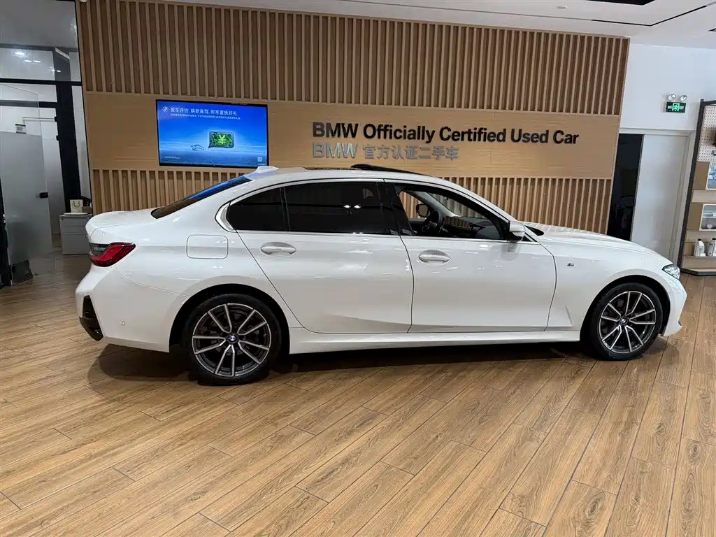 BMW 3 Series 2025 325Li M Sport Package фото 8