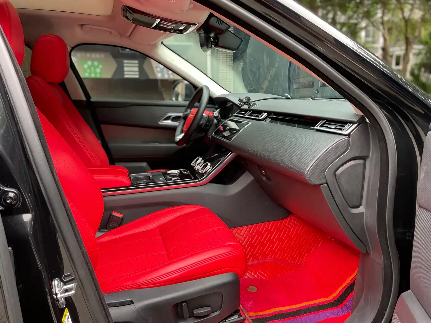 Land Rover Range Rover Velar 2019 250PS фото 13