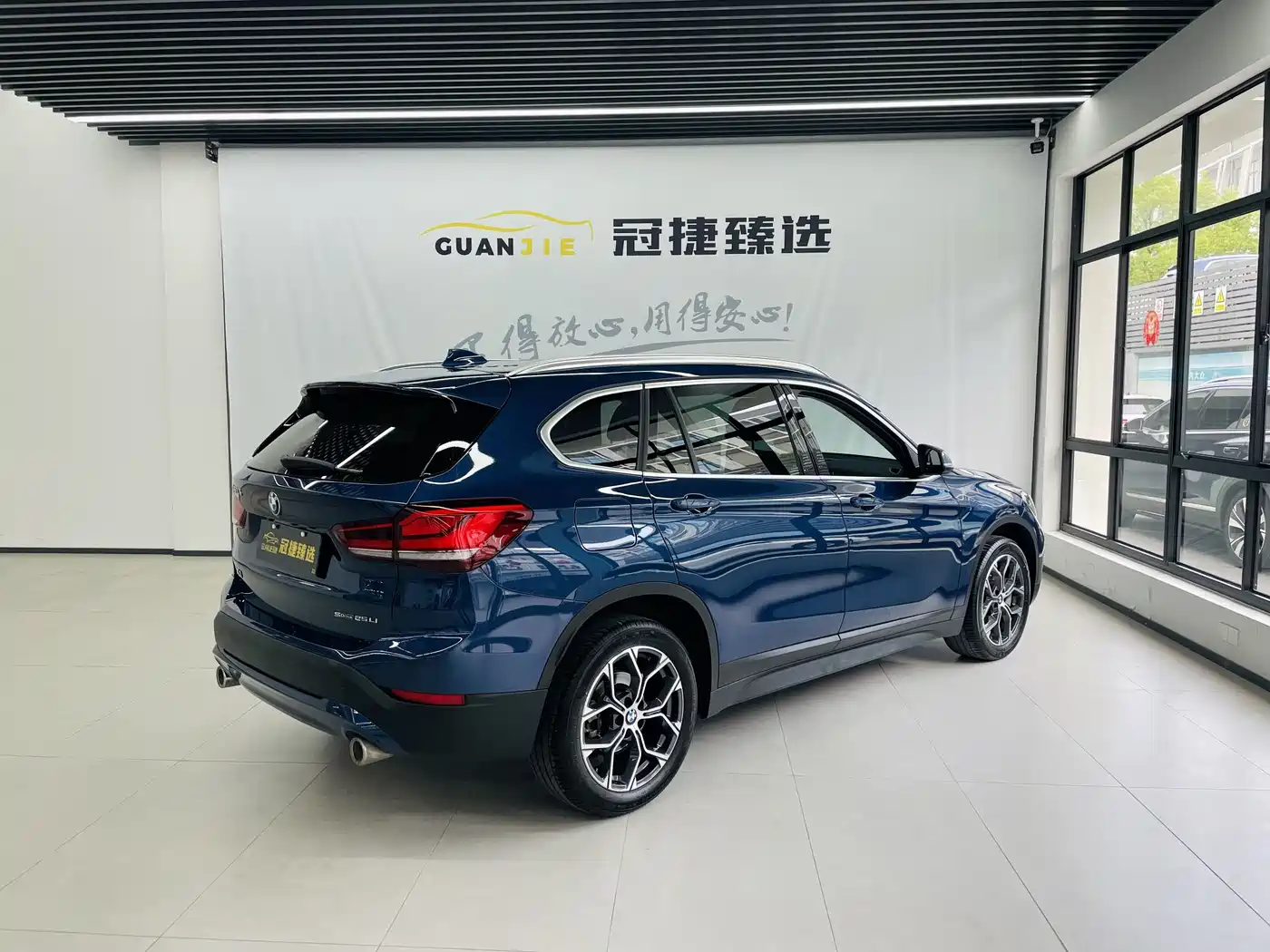 BMW X1 2022 sDrive25Li Leading фото 16