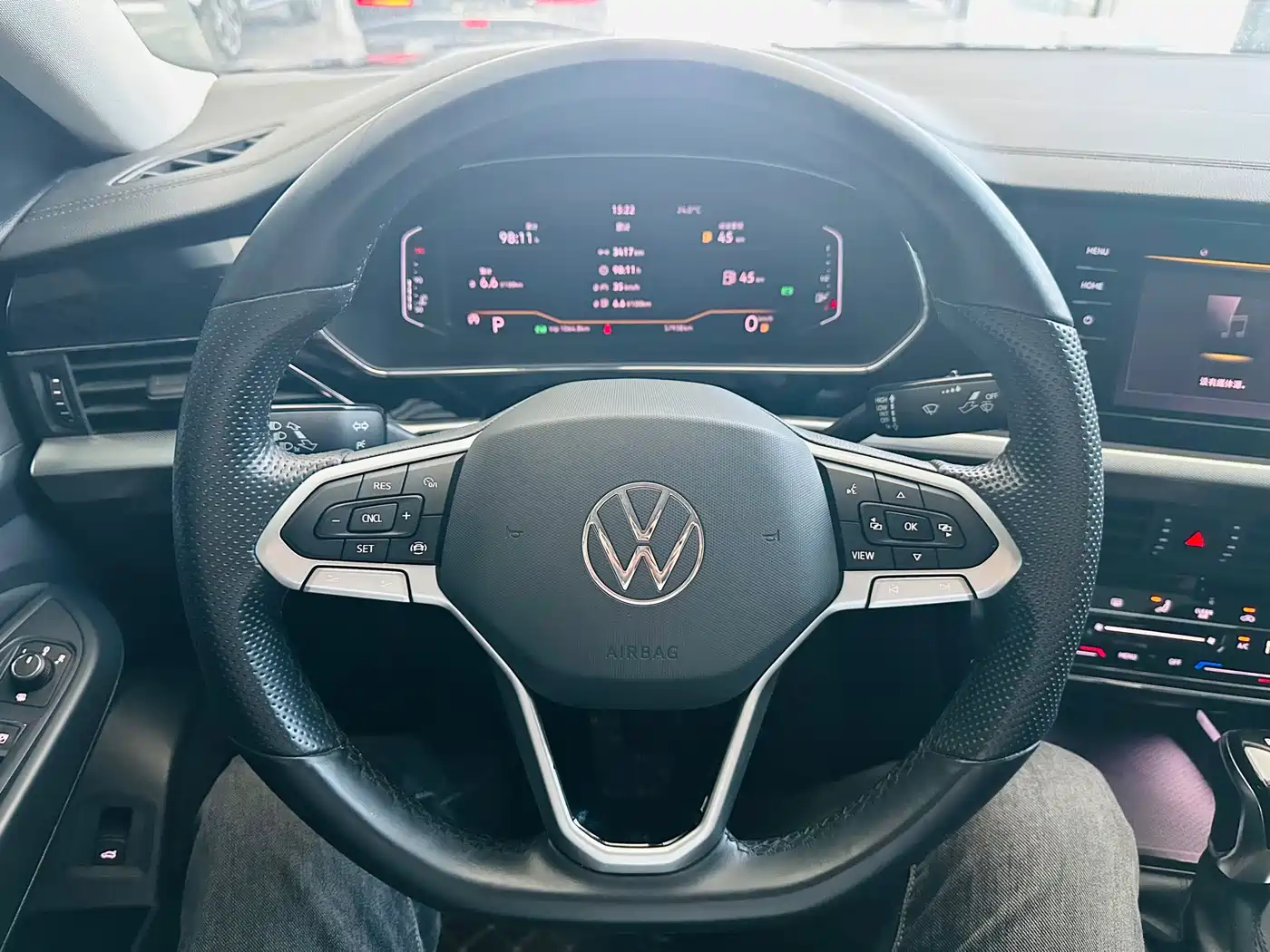 Volkswagen Passat 2022 280TSI Elite Edition фото 12