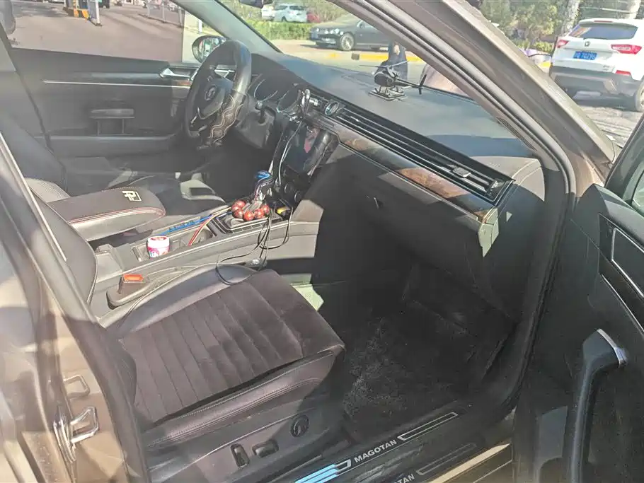 Volkswagen Magotan 2018 380TSI DSG Luxury фото 8