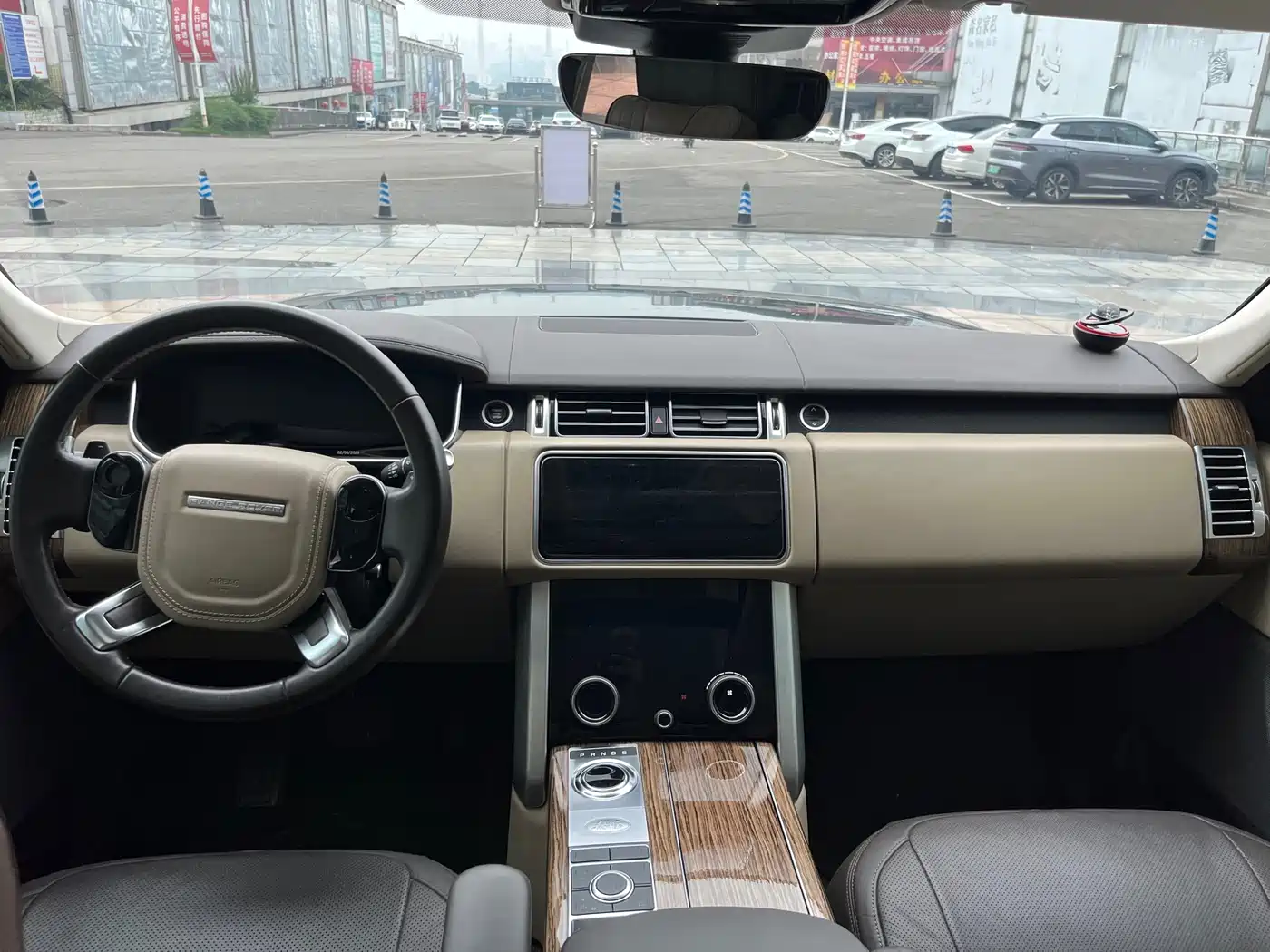 Land Rover Range Rover 2019 3.0 SC V6 Heritage Extended Edition фото 5