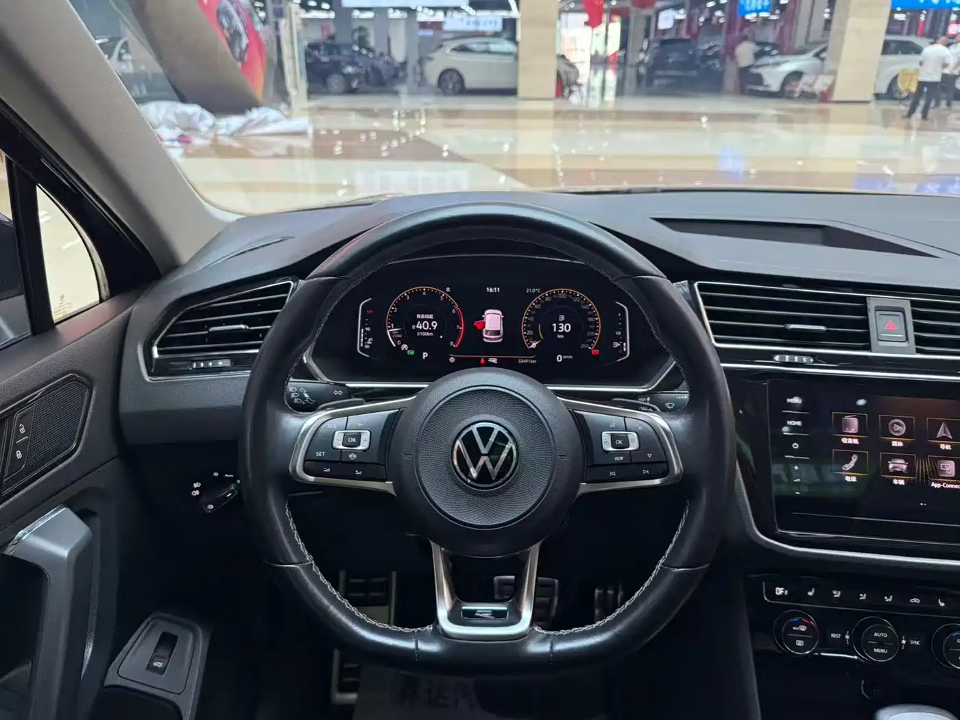 Volkswagen Tiguan L 2021 330TSI Automatic 2WD R-Line Flagship фото 16