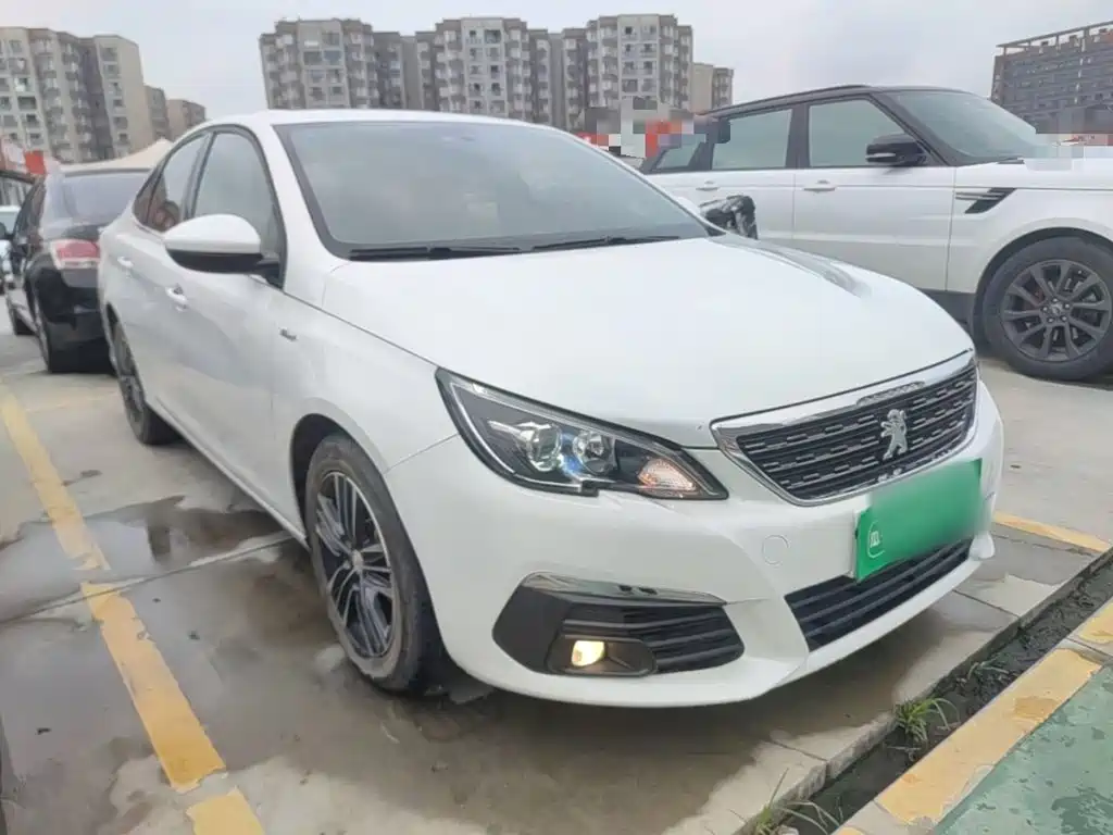 Фото 4 - Peugeot 308