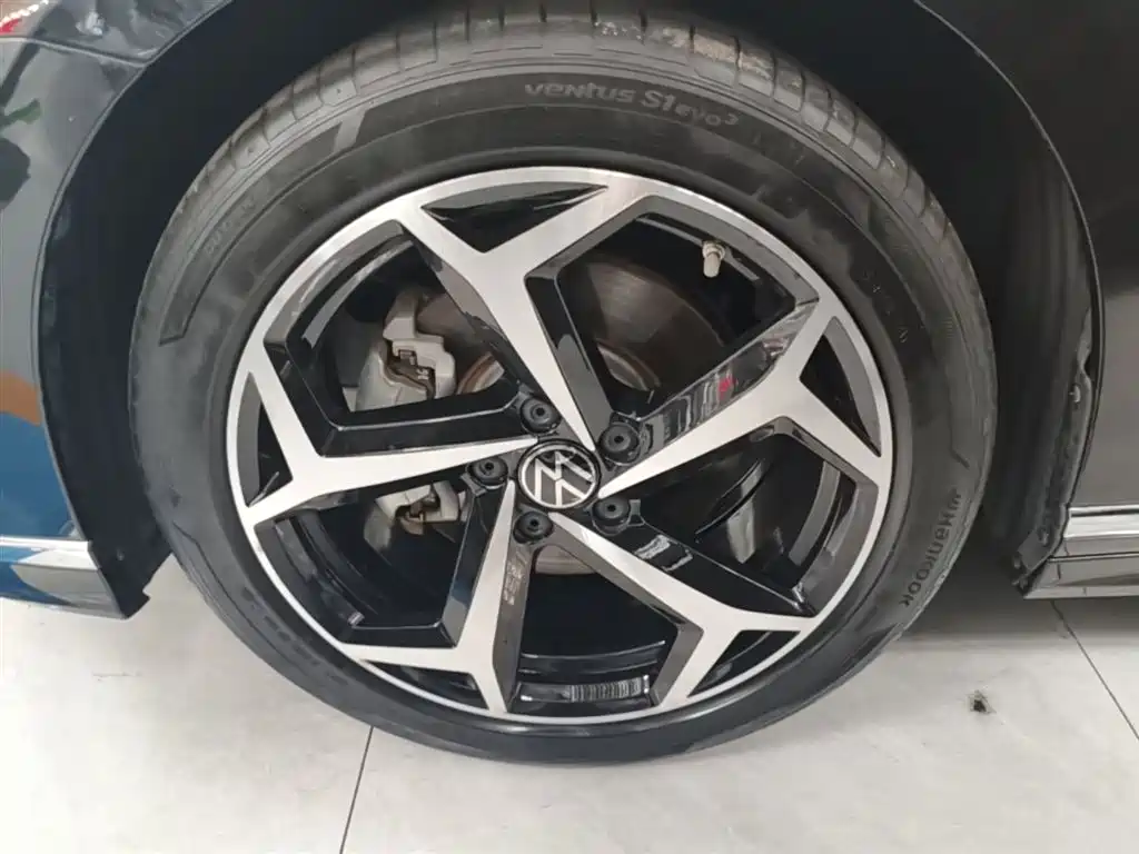 Volkswagen Magotan 2023 Model 2 Million Commemorative Edition 330TSI DSG Luxury фото 23