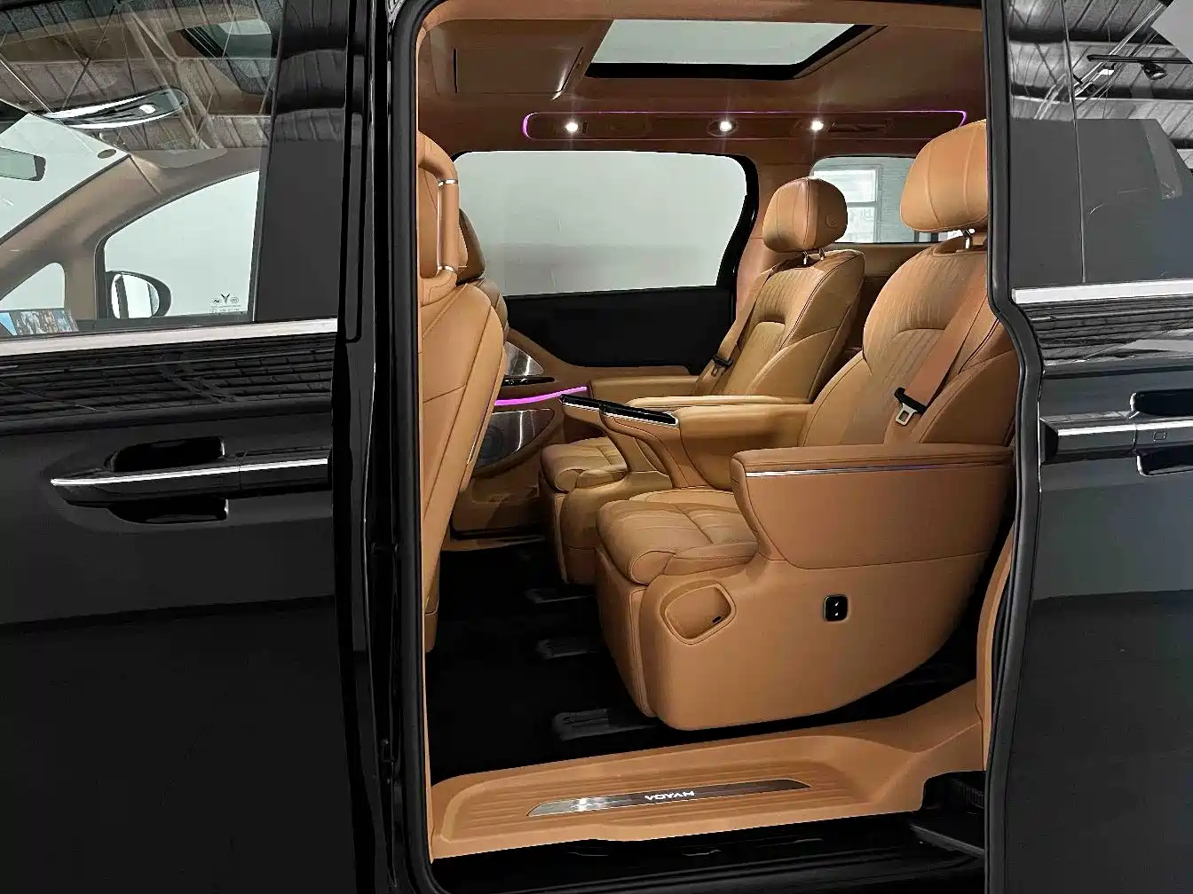 Voyah Auto Voyah Dreamer 2025 PHEV AWD Flagship Kunpeng Edition фото 12
