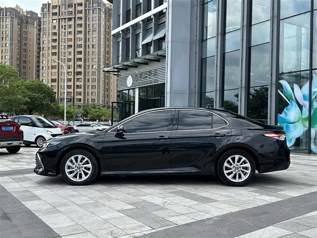Toyota Camry 2021 2.0G Luxury Edition фото 2