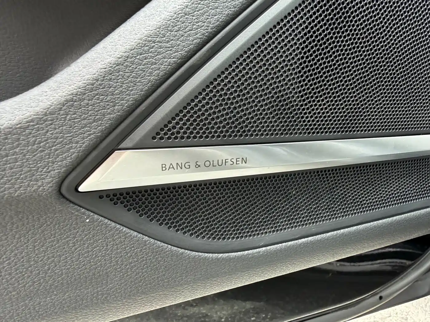 Фото 6 - Audi A8