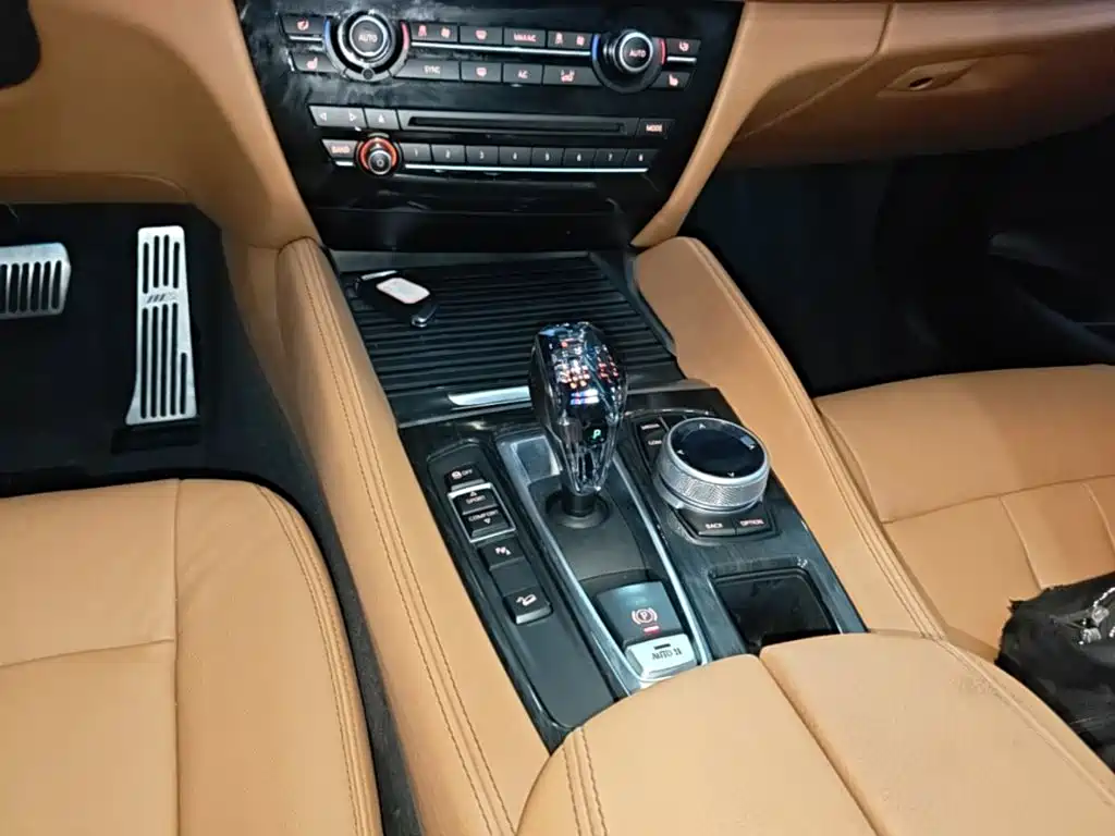 Фото 14 - BMW X6