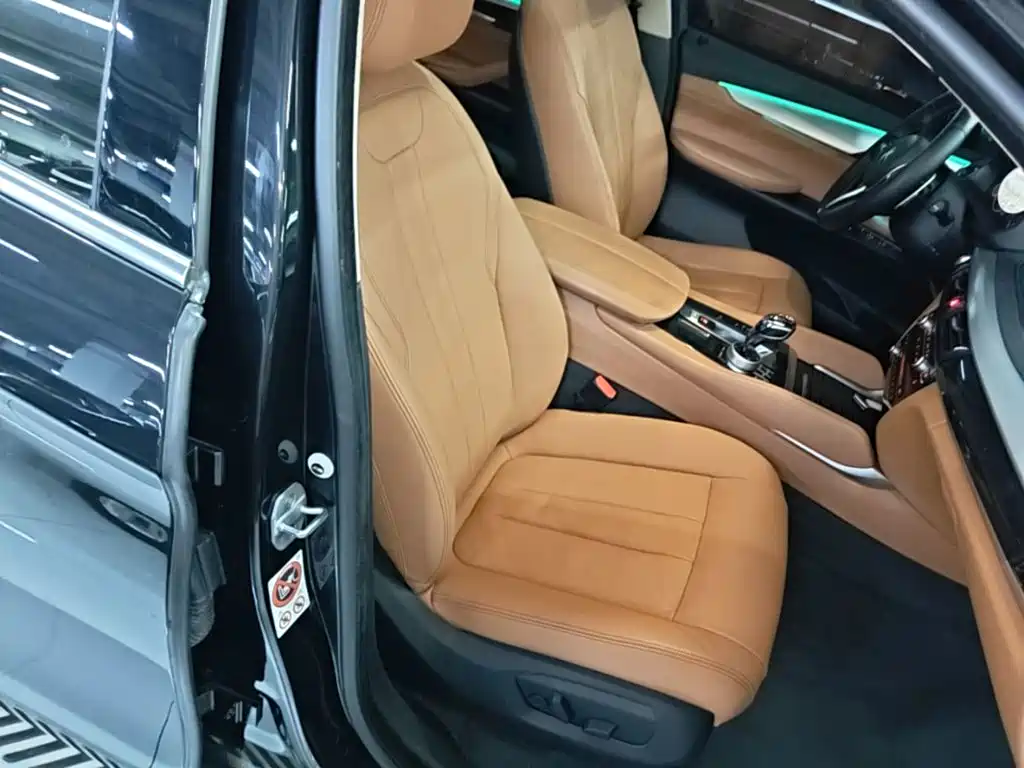 Фото 25 - BMW X6