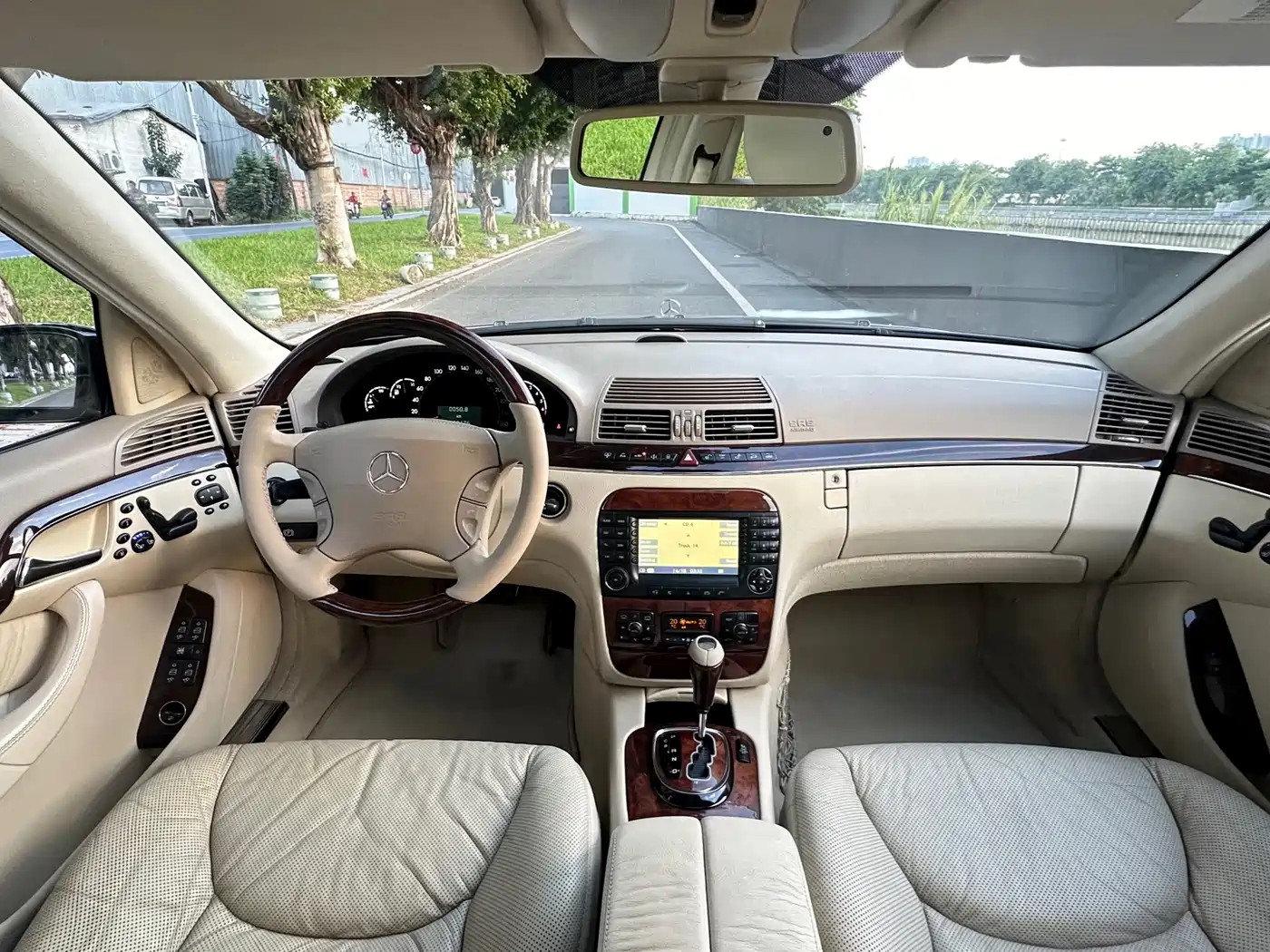Mercedes-Benz S-Class 2005 2004 S 500