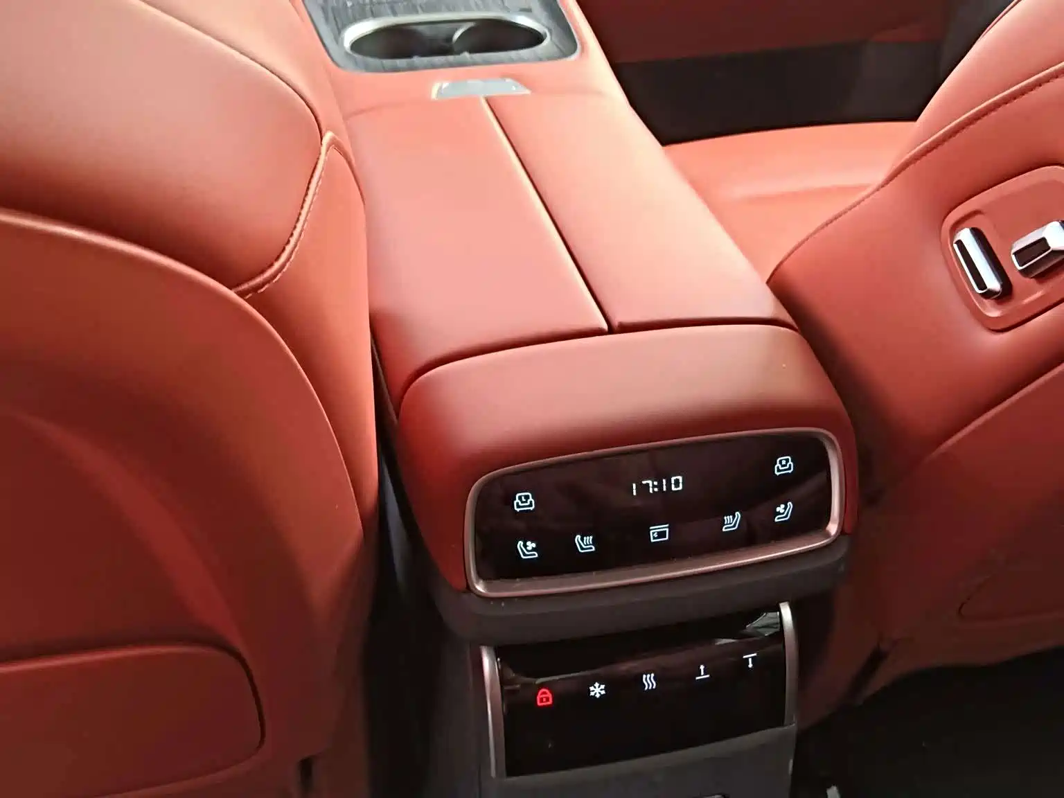 Фото 7 - Dongfeng Yipai eπ008
