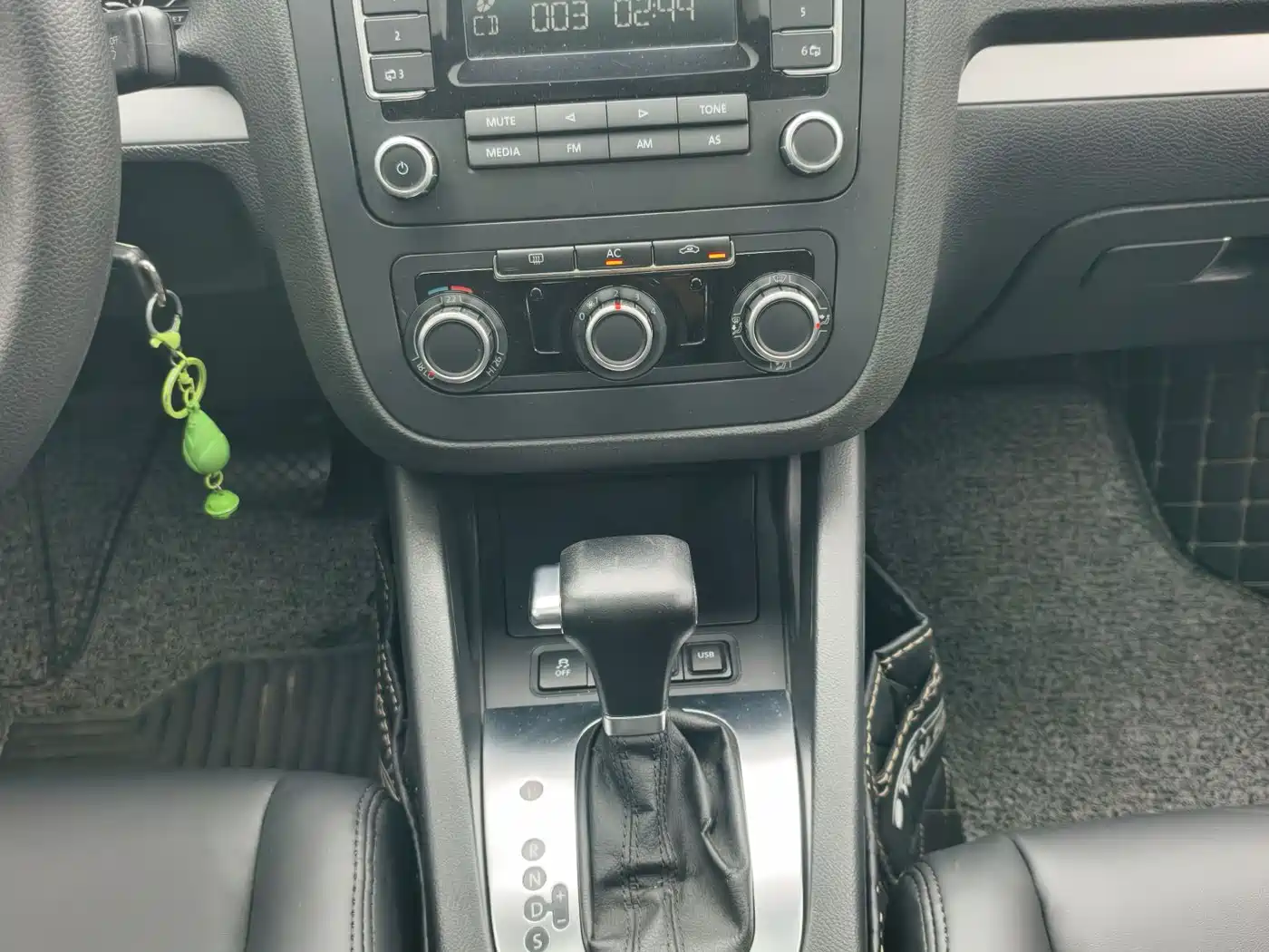 Volkswagen Sagitar 2011 2011 1.6L Automatic Fashion