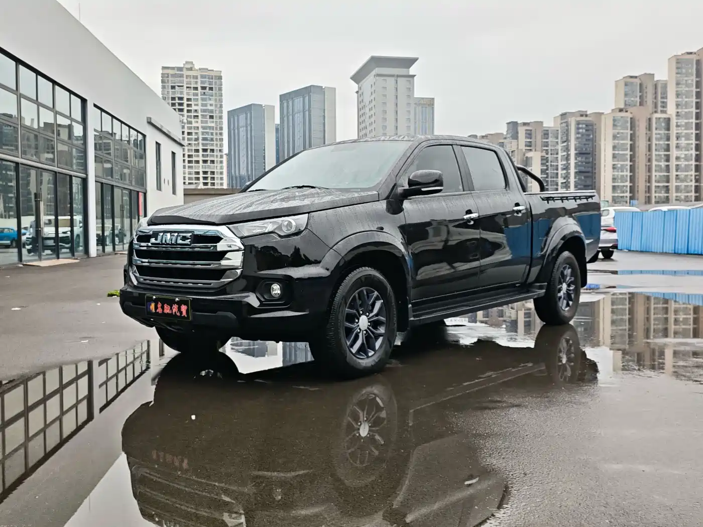 Jiangling Yuhu 7 2025 2023 Model 2.0T Manual Diesel 4WD Comfort Long Wheelbase Flatbed Cargo Box